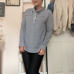 vineyard vines sweatshirt